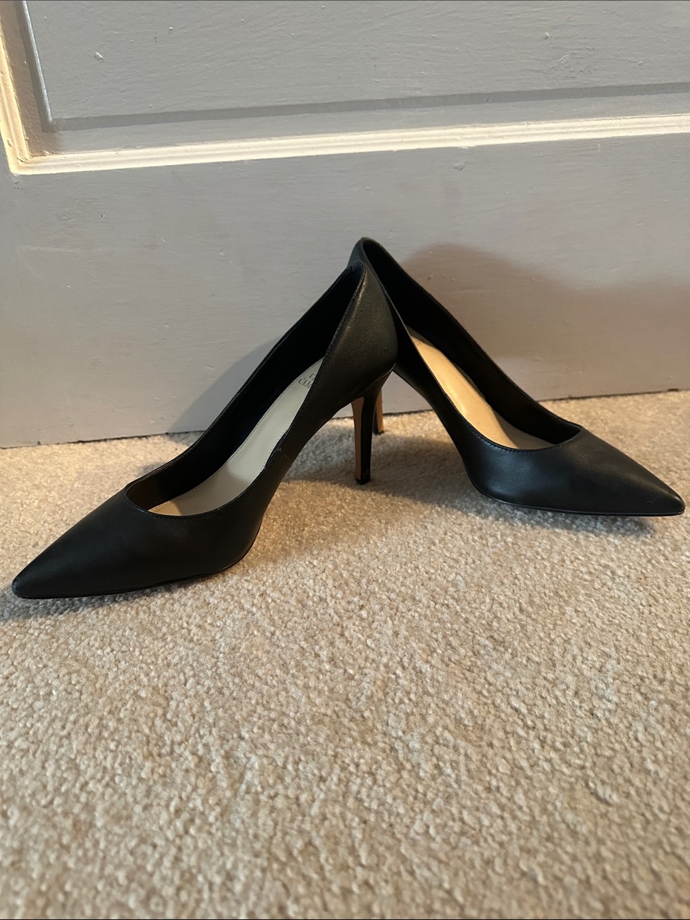Classic Black Pointed-Toe Women's Pumps